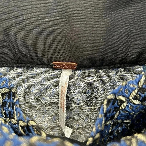 2/$30 Free People Size 2 Tapestry Navy Black Patterned Wrap Miniskirt 90s - Picture 4 of 6